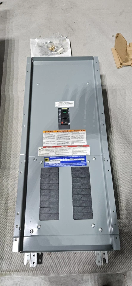 NEW NQ18L1C Panelboard NQ Breaker HDM36100 100A NQMB2HJ 18 space 120/240V - Image 1 of 4