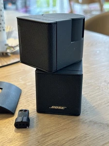 Bose Jewel Cube in schwarz mit Halterung und Stecker - Bild 1 von 4