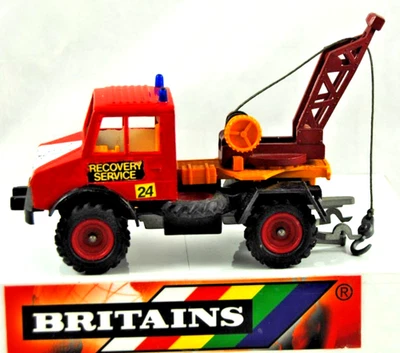 Britains 9581 MERCEDES 1:32 UNIMOG FALCK BREAKDOWN RECOVERY SERVICE TOW TRUCK GC - Image 1 of 4