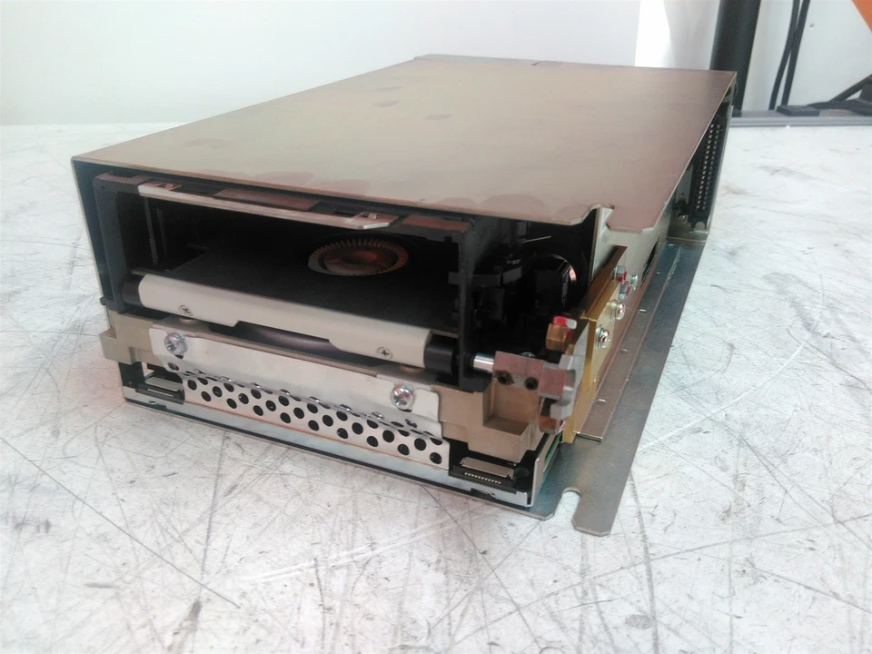Quantum 6450703-02 DLT SCSI LVD Internal Tape Drive for M1500 - Image 1 of 4