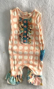 Pagliaccetto Ricrac & Ruffles 6/9M pesca a pois - Foto 1 di 1