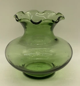 Vintage Ruffled Edge Bouquet Style Vase Green Glass Small Anchor Hocking - Picture 1 of 4