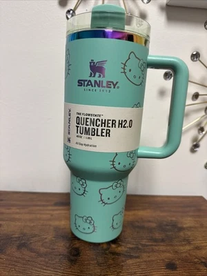 Vaso Stanley Quencher 40 OZ Hello Kitty Foto 1 de 2