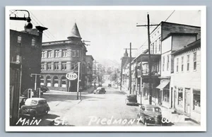 PIEMONT W.Va HAUPTSTRASSE VINTAGE ECHTFOTO POSTKARTE RPPC ESSO TANKSTELLENSCHILD - Bild 1 von 2