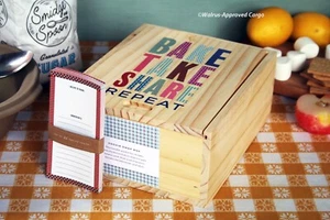 ANTHROPOLOGIE BISCOTTI SCATOLA DA FORNO E DA PRENDERE -NUOVA CON SCATOLA-UN OTTIMO MODO PER CONDIVIDERE GUSTOSE PRELIBATEZZE! - Foto 1 di 8