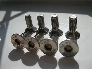 VW GOLF GTI POLO JETTA front rear  brake disc retaining screws  x 8 free post - Picture 1 of 1