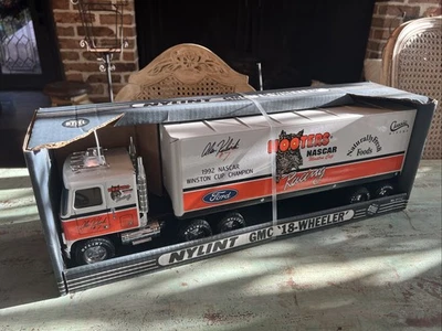 Vintage Nylint GMC ‘18-Wheeler’ Hooters NASCAR #7 Alan Kulwicki Semi Truck NIB - Image 1 of 4