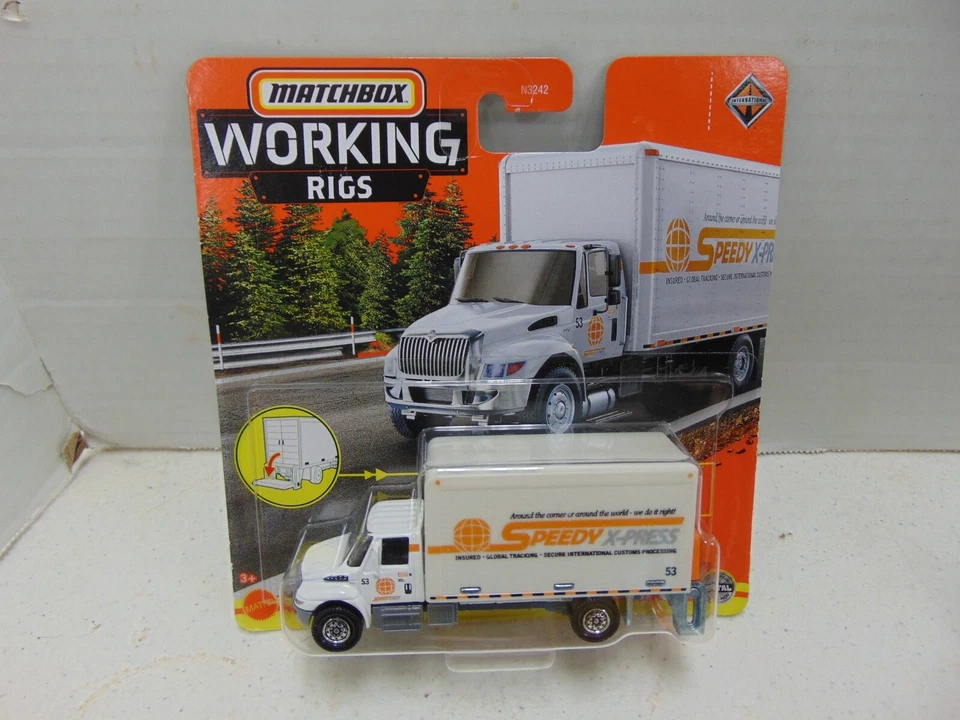 MATCHBOX Working Rigs INTERNATIONAL MV BOX TRUCK 1:16 DIE CAST - Image 1 of 1