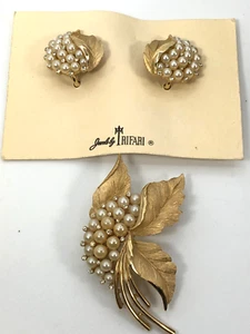 Set gioielli orecchini clip spilla foglia strass perle finte corona Trifari vintage - Foto 1 di 15