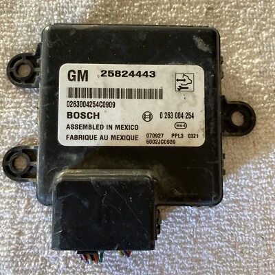 Bosch GM Chevy 07 - 09 Escalade Silverado Park Assist Module 25824443  Foto 1 de 2