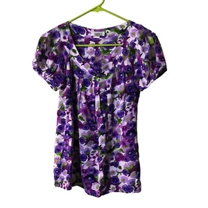 BLUSA PLISADA FLORAL MORADA DRESSBARN MUJER PEQUEÑA - Imagen 1 de 4