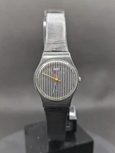 Orologio Vintage Swatch Lady Quarzo LA100 Tuta Nera 1987 - Foto 1 di 7