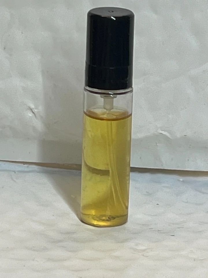 AÇÚCAR MASCAVO FRESCO PARA MULHERES - 0,25 OZ/7,5 ML EDP BOLSA CANETA SPRAY - ENCHIMENTO BAIXO - Imagem 1 de 1