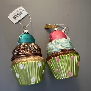 Set of 2 Katherine's Collection Sweet Christmas Cupcake w/Macaron Ornament- NEW! - Picture 1 of 9