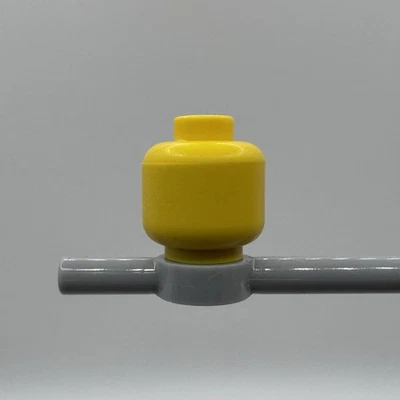 Lego Clásico Amarillo Minifigura Cabeza Lisa/En Blanco/Estándar Bloqueado Tipo de Perno Abierto Foto 1 de 2
