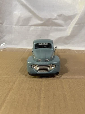 Maisto 1/25 Scale 1948 Ford F1 Pickup Diecast Truck - Image 1 of 4
