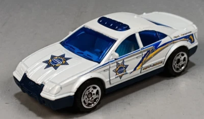 MATCHBOX WHITE POLICE CAR MB53 China 2001 - Image 1 of 4