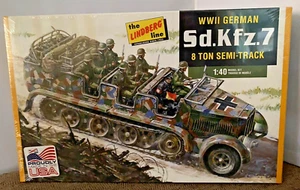 Lindberg Modellbausatz Sd.Kfz.7 8 Tonnen Semi-Track WWII German Maßstab 1:40 - Bild 1 von 2
