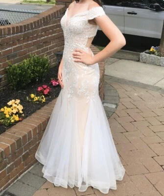 Vestido de graduación Camille La Vie blanco talla 8 Foto 1 de 2