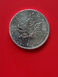 2012 Canada $5 1oz Silver Maple Leaf - Picture 1 of 2