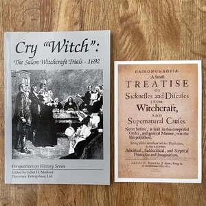 Cry “Witch”: The Salem Witchcraft Trials-1692 Inscribed by Author Juliet Mofford - Foto 1 di 14