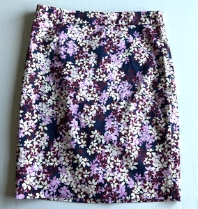 J Crew NWT The Pencil Skirt Floral Purple and Pink Size 2 Preppy Academia - Picture 1 of 11