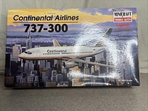 Minicraft Modellbausätze Continental Airlines 777-300 Maßstab 1:144 Plastikmodell 14481 - Bild 1 von 8