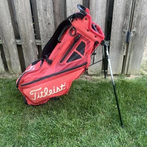 Bolsa de transporte Titleist Players 4 roja y negra con dos correas con cubierta de lluvia VER FOTOS - Imagen 1 de 13