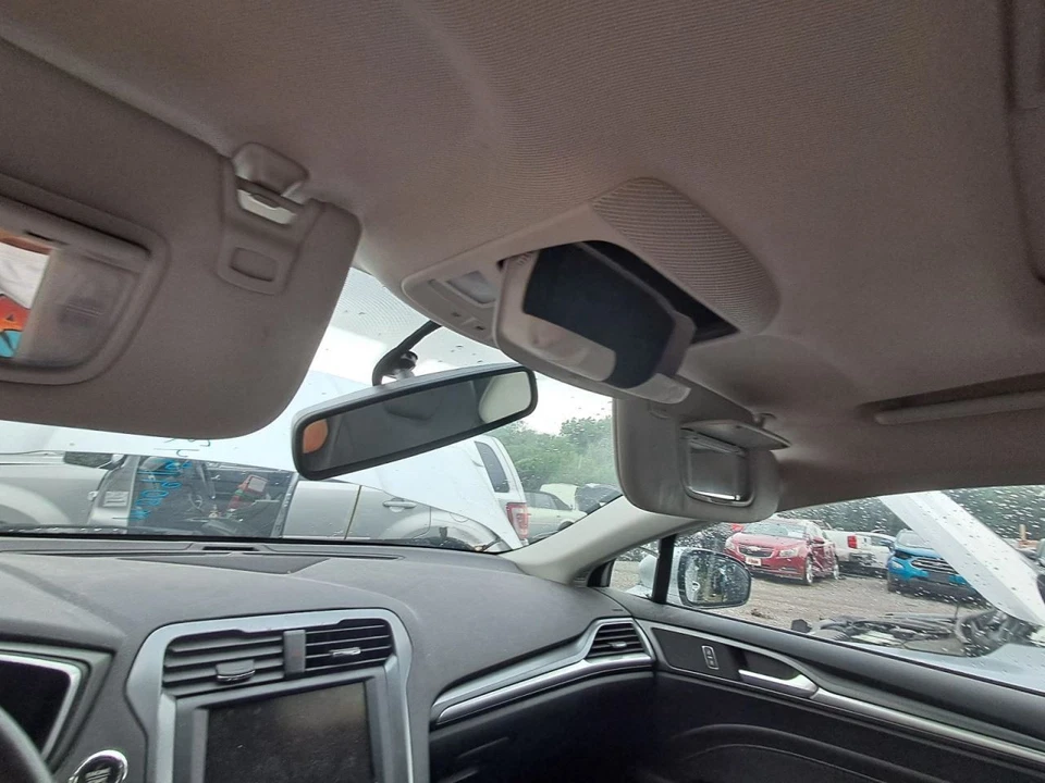 Espejo retrovisor Ford Fusion 2013 atenuación automática usado 94.000 millas Foto 1 de 1