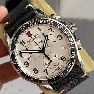 Rare Victorinox Chronograph Swiss Army Quartz 241496 White Dial Watch Men Vintag - Bild 1 von 8