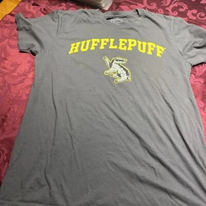 Harry Potter Hufflepuff Size Large Women’s T Shirt Grey - Picture 1 of 4