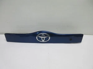 2004-2009 TOYOTA PRIUS REAR TRUNK TAILGATE HATCH TRIM MOLDING HANDLE BLUE - Picture 1 of 7