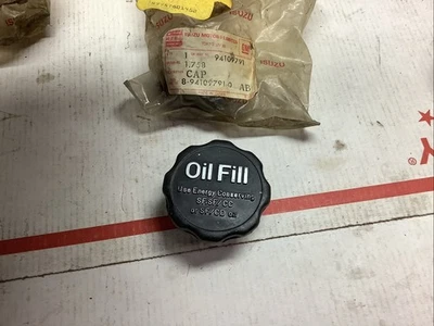 Tapa de llenado de aceite Nos Isuzu 8-941091-0 Foto 1 de 3