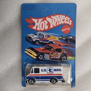 1982 Hot Wheels Letter Getter White Plastic Base BW Blackwall HK Unpunched - Picture 1 of 4