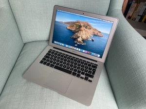 Apple MacBook Air 13 Zoll/33cm, Intel Core i5, 8GB RAM, 120GB SSD - Bild 1 von 11