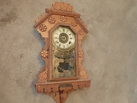 E. INGRAHAM HANGING GINGERBREAD KITCHEN CLOCK RUNNING WI ALARM, CHICAGO LABEL Cover