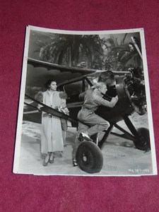 SIGNED 1933 DOLORES DEL RIO MOVIE STILL: "FLYING DOWN TO RIO" - Picture 1 of 4