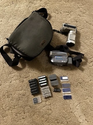 Videocámara Sony Carl Zeiss Vario Sonnar mini DVD + artículos adicionales Foto 1 de 4