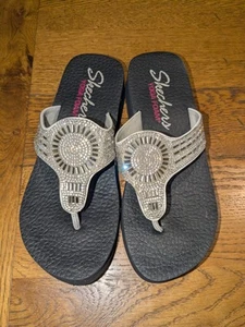 SKECHERS SCHWARZ/BEIGE GLITZERNDE YOGA FOAM FLIP FLOPS GRÖßE UK 5, EUR 38, US 8 - Bild 1 von 5