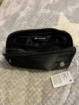 Lululemon Belt Bag 1 LTR in black BNWT