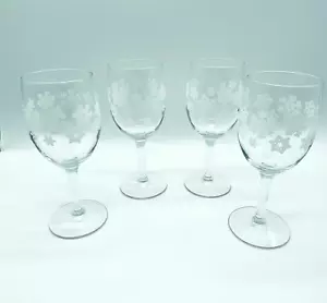 Set 4 bicchieri da vino vintage fiocco di neve invernali in vetro trasparente con stelo - Foto 1 di 6
