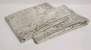 Calvin Klein Presidio Queen Shams/Pillowcases 2pc Sateen Floral ~preowned - Picture 1 of 4