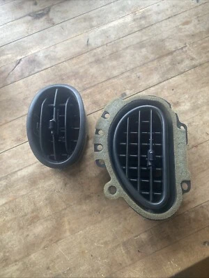 1998 2007 Ford Econoline E150 E250 E350  Air Vent 2005 2004 2003 - Image 1 of 3