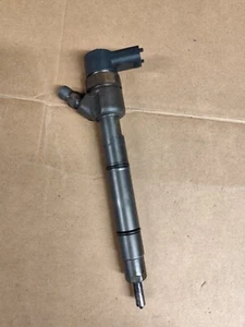 INJECTEUR CARBURANT HYUNDAI MATRIX 1.5 CRDI 16V 0445110223 / 338002A110 - Picture 1 of 7