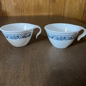 2 tazas de té de café apilables con mango de cebolla azul Corelle Old Town - Imagen 1 de 10