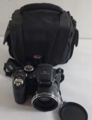 Fujifilm FinePix S1800 12MP Digital Cameral Balck w/ Bag for parts - Image 1 of 4
