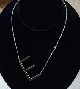 Necklace 18'' Alphabet Big Initial E Pendant Stainless Steel Color Silver - Picture 1 of 7