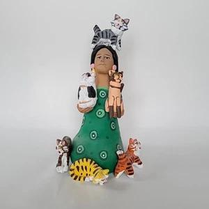 Figurine Peruvian Folk Art Woman Six Cats Green Dress - Picture 1 of 6