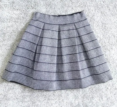 Mini-saia skatista vintage Charlotte Russe nova sem etiquetas preta metálica prata G - Imagem 1 de 4