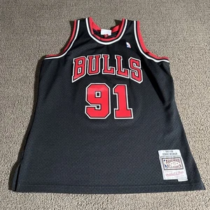 Mitchell & Ness Hardwood Classics Swingman Jersey BULLS 1997-98 DENNIS RODMAN - Bild 1 von 12